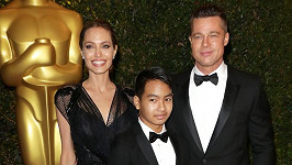 Angelina Jolie a Brad Pitt se pochlubili synem Maddoxem.