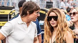 Tom Cruise a Shakira během víkendového závodu vozů Formule 1 v Miami