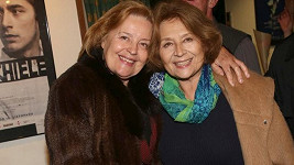 Emília Vášáryová (vpravo) se sestrou Magdou