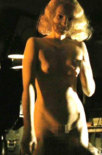Herečka Jana Plodková se nebála ukázat úplně nahá.