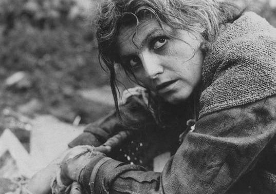 Jana Březinová ve filmu Tísícročná včela (1983)