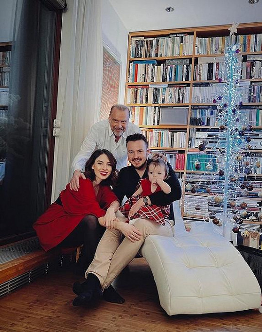 Letošní Vánoce trávil s muzikantem Michalem Kindlem a jeho rodinou.