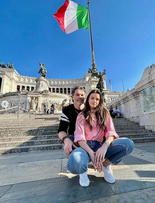 Jaromír Jágr a Dominika Branišová si užívají v Itálii.
