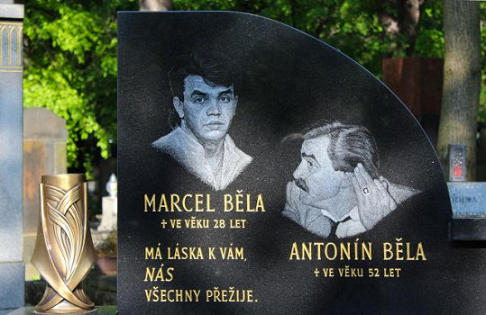 V roce 1996 Bělu v jeho vile u Prahy zavraždili.