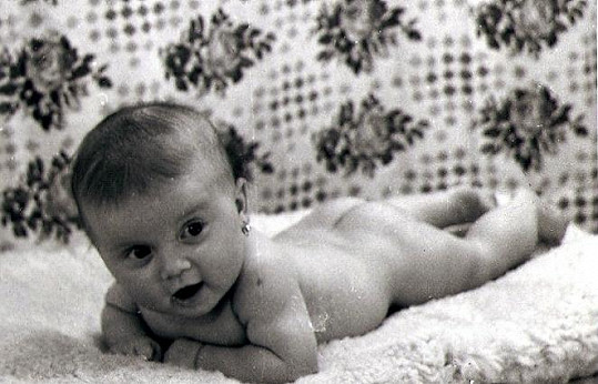 Pojkarová coby tříměsíční miminko (1955).