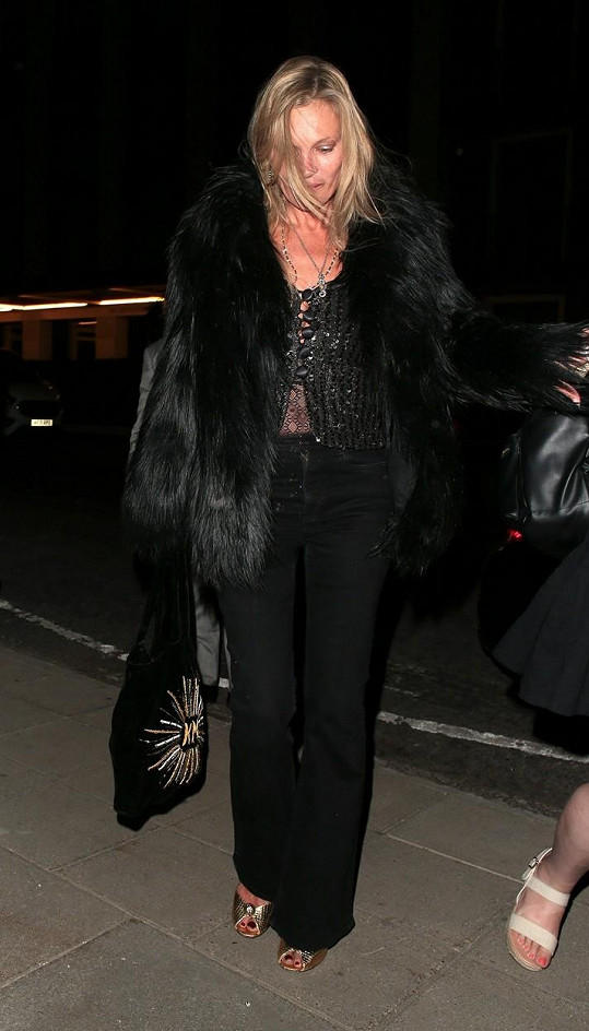 Kate Moss dorazila na vystoupení Deppa s Jeffem Beckem v Londýně.
