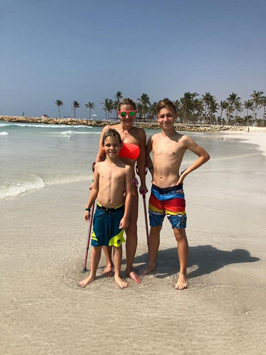 Monika se syny na dovolené v Ománu