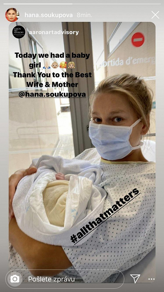 Hana Soukupová po porodu dcerky. 
