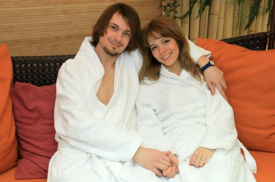 Lucie Černíková s manželem Lukášem Pavlíkem mají holčičku Sofinku.