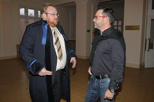 Červín se svým právníkem Petrem Svobodou.
