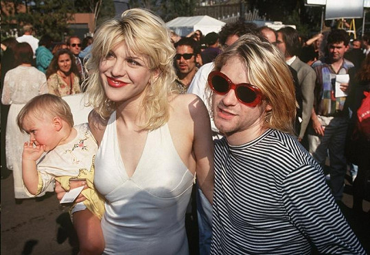 Courtney s Kurtem Cobainem a jejich dcerou Francis Bean.