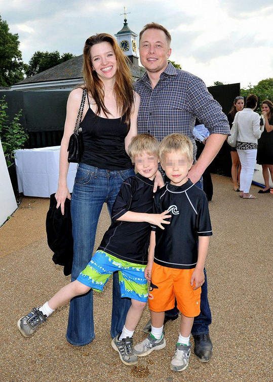 Elon Musk s dvojčaty Xavierem a Griffinem a se svou tehdejší manželkou Talulah Riley v roce 2011