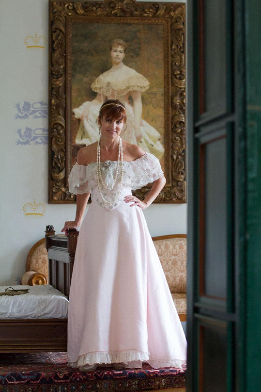 Šaty, které měla Beata na sobě, jsou replikou svatebních šatů kněžny Marie Thurn-Taxis z obrazu.