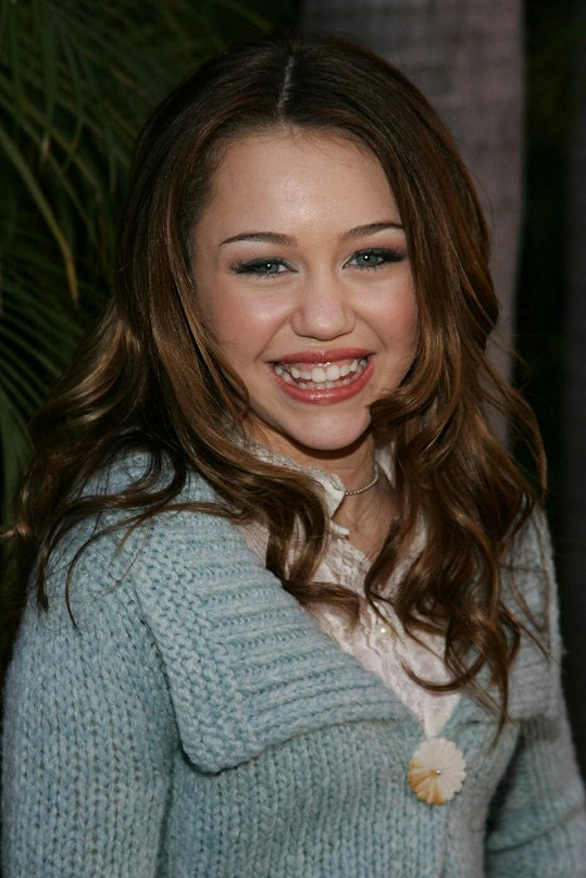 Miley Cyrus v roce 2006.