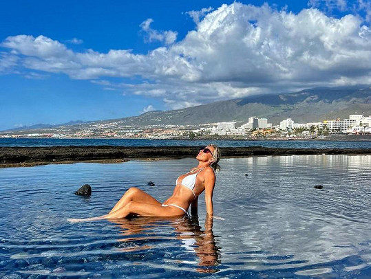 Podle Zuzany je na Tenerife lepší počasí, klid a pohodový život.