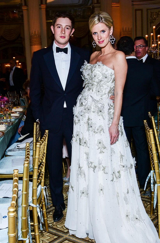 James Rothschild s těhotnou manželkou Nicky Hilton