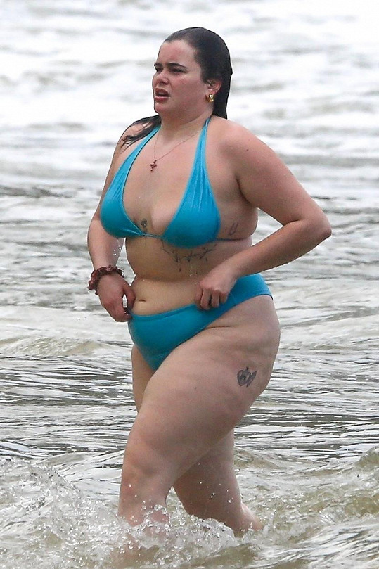Barbie Ferreira si byla zaplavat v Riu. 