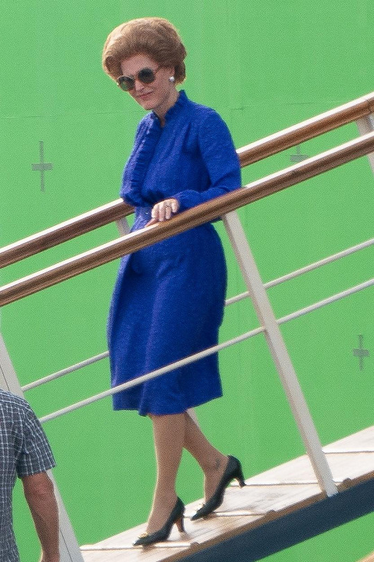 Gillian Anderson jako seriálová Margaret Thatcherová