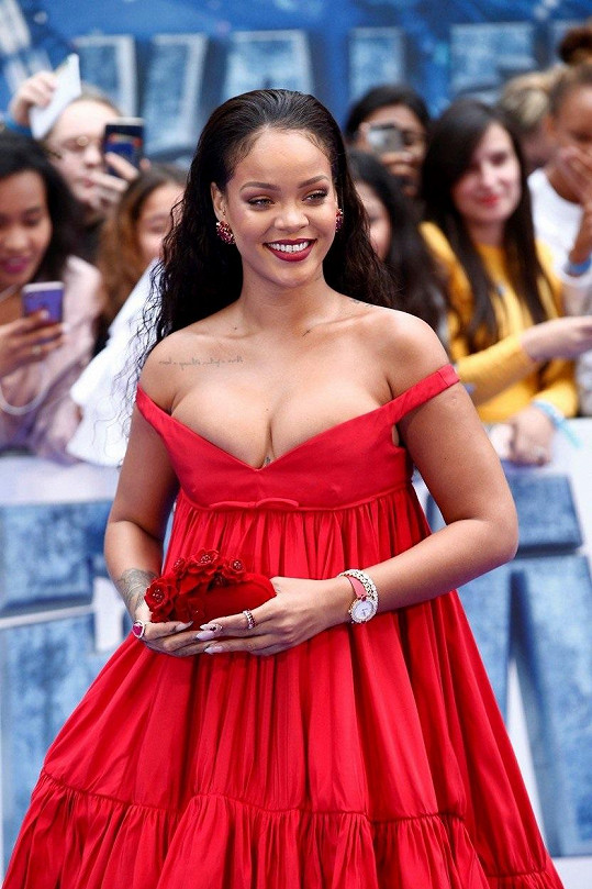 Zpěvačka Rihanna (29) na červencové premiéře filmu Valerián a Město tisíce planet v Londýně
