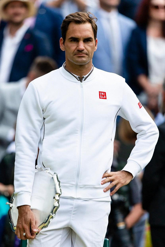 Roger Federer se s výdělkem 2 307 985 600 Kč stal nejvýdělečnějším sportovcem. 