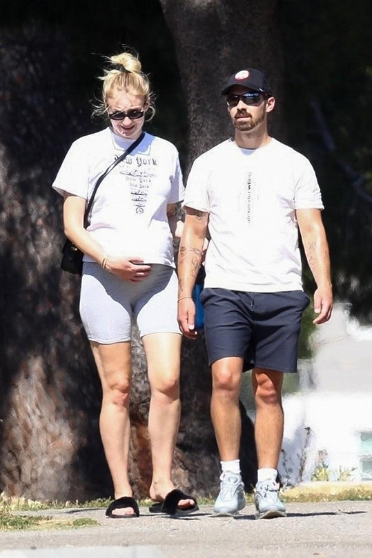 Sophie Turner a Joe Jonas se těší na první dítě. 