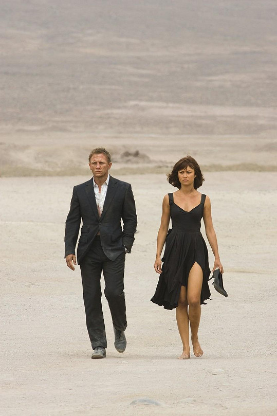 Olga Kurylenko a Daniel Craig v bondovce Quantum of Solace (2008)