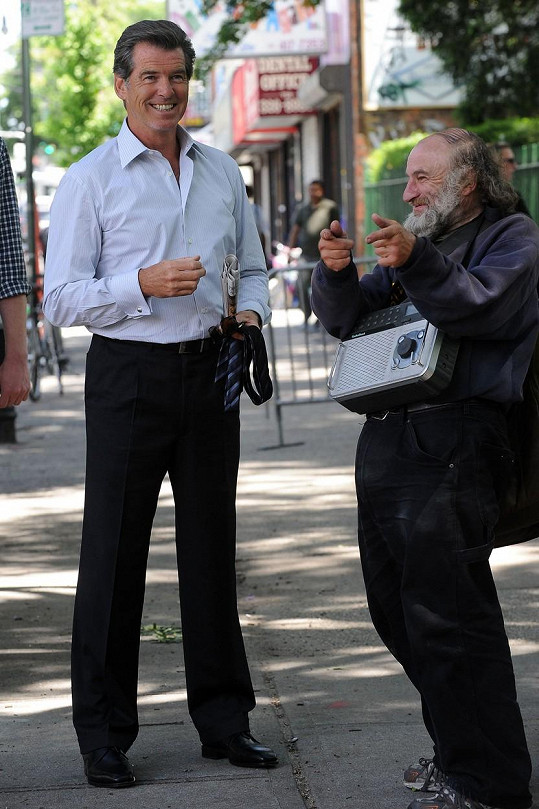 S Piercem Brosnanem v roce 2009 na place filmu Nezapomeň na mě