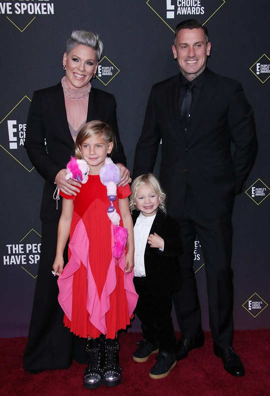 Pink s manželem a dětmi Willow a Jamesonem