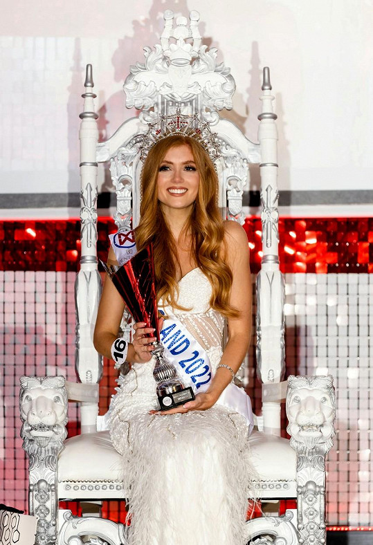 Jessica Gagen se stala Miss Anglie 2022.