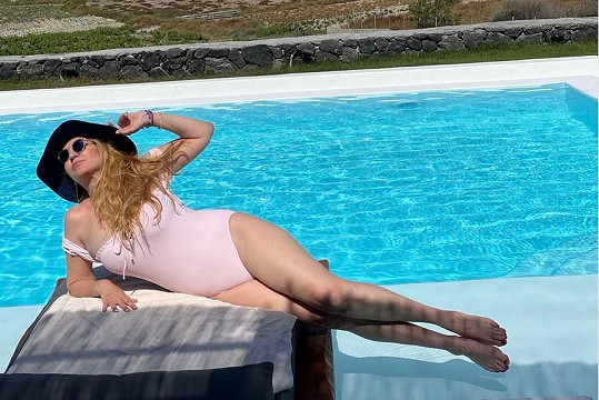 Martina Formanová si užívá dovolenou na Santorini.