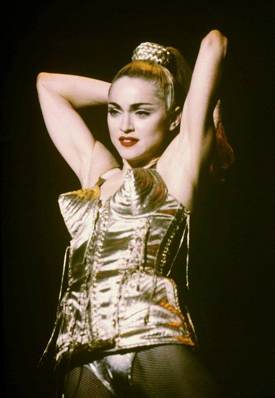 Madonna a její legendární kostým se špičatou podprsenkou