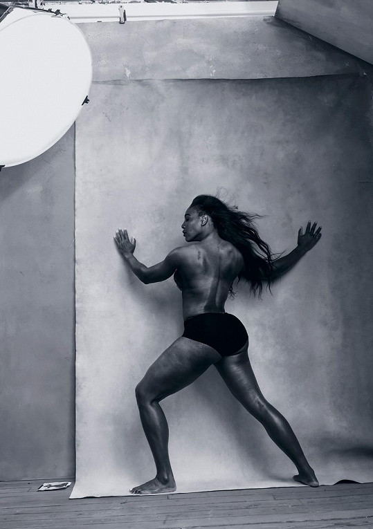 Serena Williams pro Pirelli 2016 a fotografku Annie Leibovitz