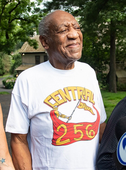 Bill Cosby byl ve středu propuštěn z vězení.