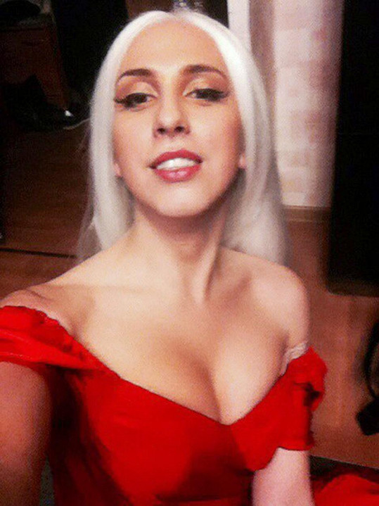 Alexandra Guseva jako Lady Gaga: Performerka a zpěvačka Alexandra Guseva (22) už slaví s podobou s Lady Gaga úspěch šestým rokem. Umí toho ale mnohem víc, proto už se pomalu od své dvojnice snaží odstřihnout. „Tehdy jsem chtěla rozšířit to, co dělám, a zkusit něco nového,“ vysvětluje.