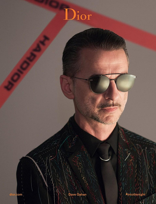 Frontman Depeche Mode Dave Gahan je tváří kampaně Dior Homme 2017.