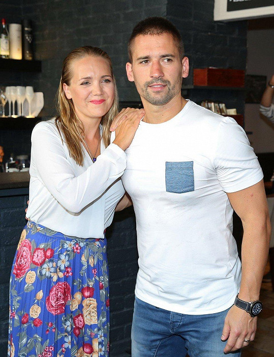 Lucie Vondráčková a Tomáš Plekanec se ve svých vyjádřeních ohledně rozvodu neshodli.
