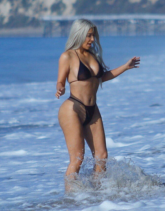 Kim si může dovolit pořádně odvážné plavky.