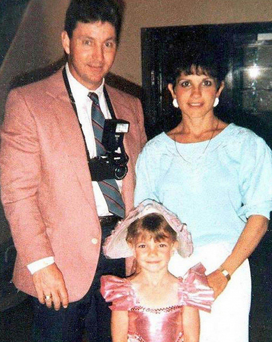 Retro snímek malé Britney s rodiči 