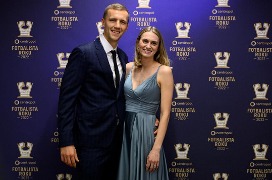 Kapitán fotbalové reprezentace Tomáš Souček s manželkou Natálií 