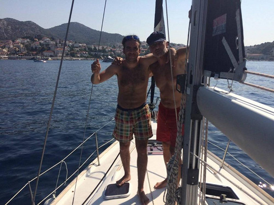 Užívali si ale i na lodi v Chorvatsku, protože Daniel má kapitánskou licenci B.