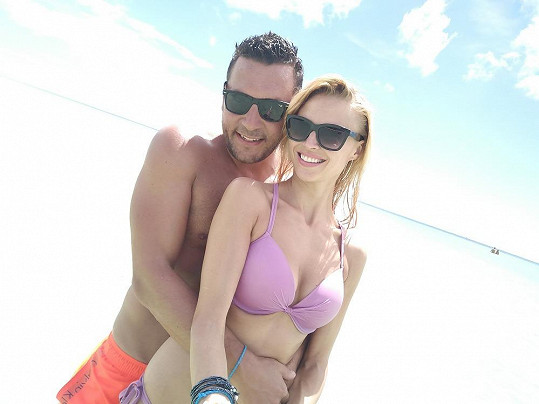 Michal Janotka s přítelkyní Karolínou jsou na dovolené na Zanzibaru.