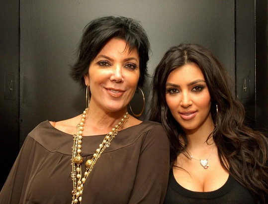 Jenner na snímku z roku 2007 se svou pravděpodobně nejslavnější dcerou Kim Kardashian