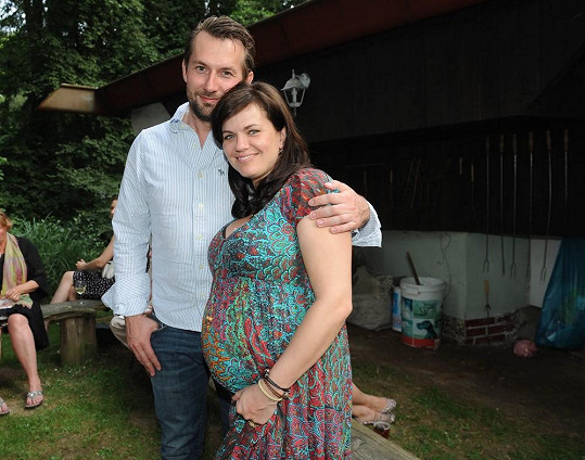 S manželem Miroslavem Vernerem v roce 2013, když byla těhotná.