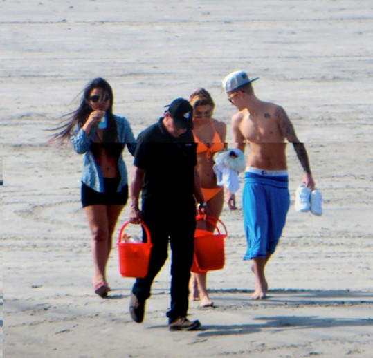 Biebera na pláži Punta Chame hlídali osobní strážci.