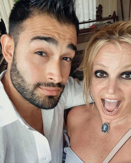 Na dovolenou Britney doprovodil i snoubenec Sam Asghari. 
