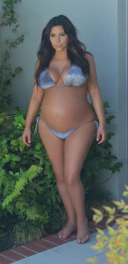 Kim Kardashian v pokročilém stadiu těhotenství