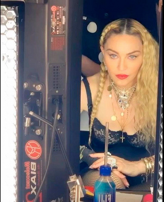 Madonna si vybírá kolegy podle znamení. 