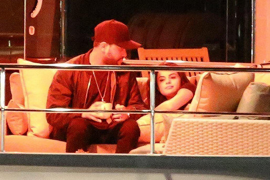 Selena a The Weeknd na jachtě