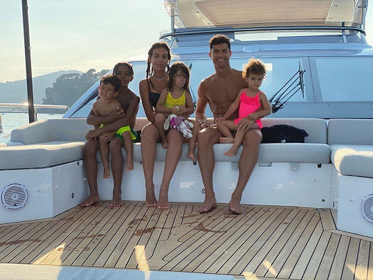Cristiano Ronaldo s rodinou