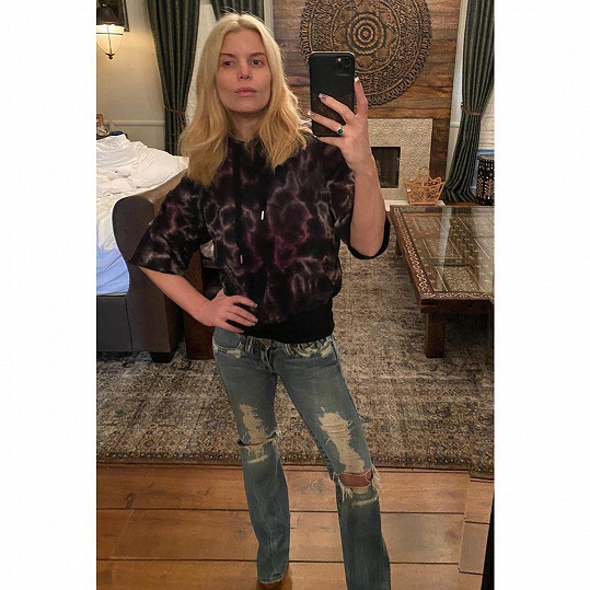 Jessica Simpson po 14 letech oblékla své staré džíny. 